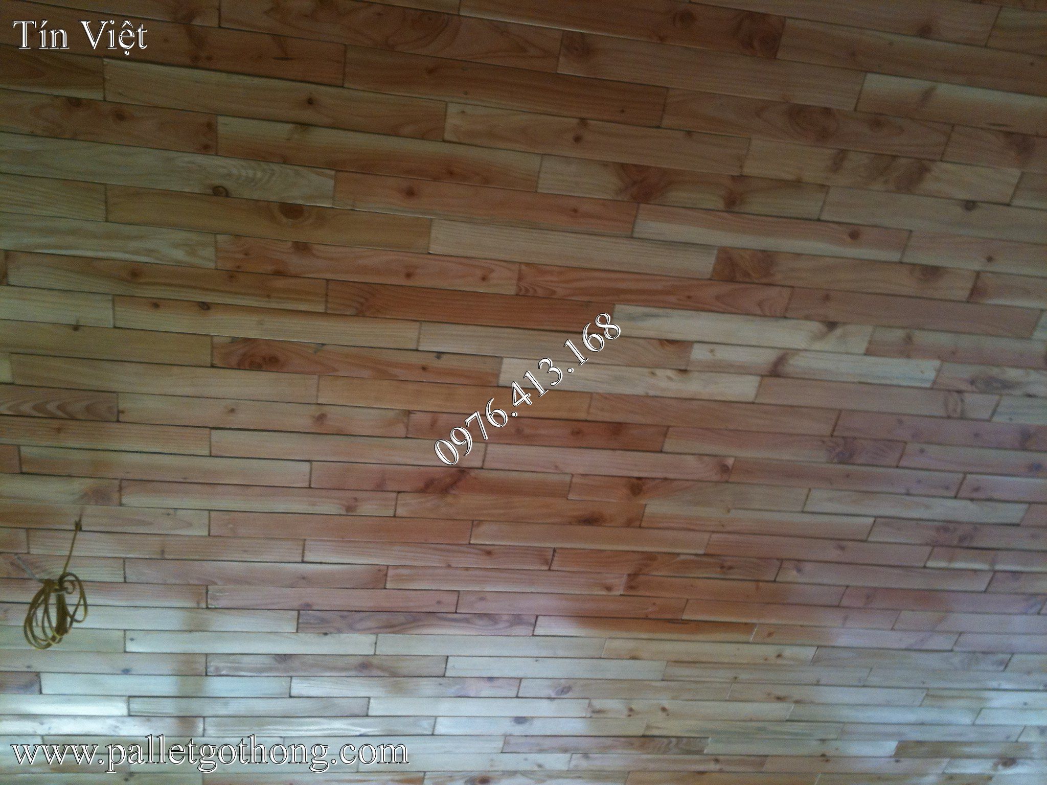 gỗ thông ốp tường, trần gỗ thông